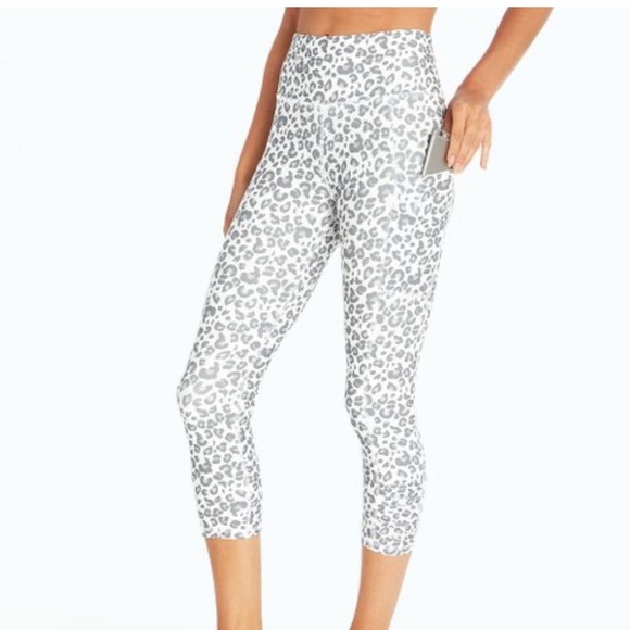 Jessica Simpson Movement Capri in Silver leopard - Picture 1 of 11